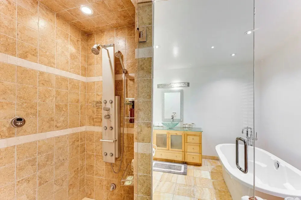 Private Pool, Mtn & Lake View! Los Angeles Home