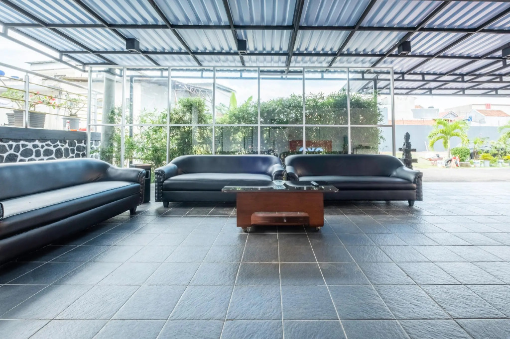 Hz Residence