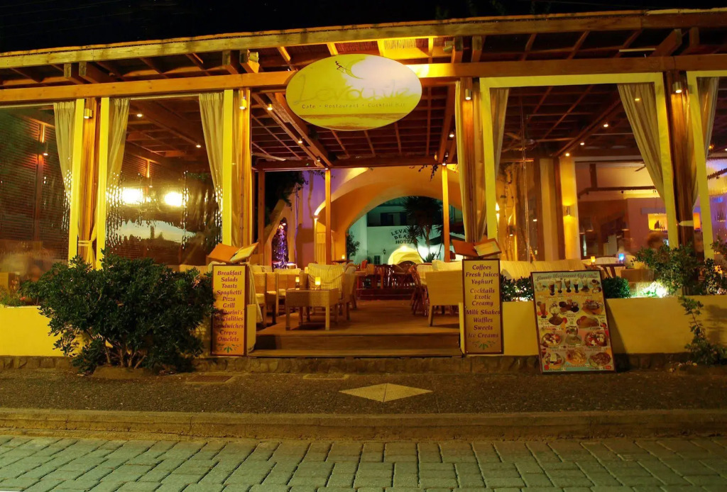 Levante Beach Hotel