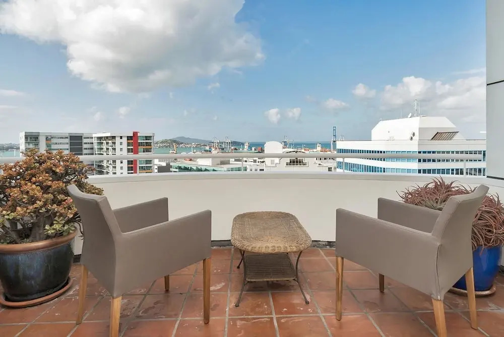 QV Quiet & sunny 2 Bedroom Apartment - 625