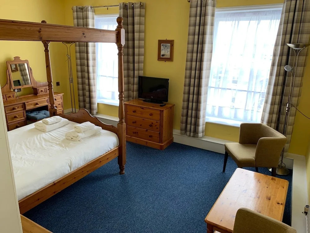 Yelfs Hotel