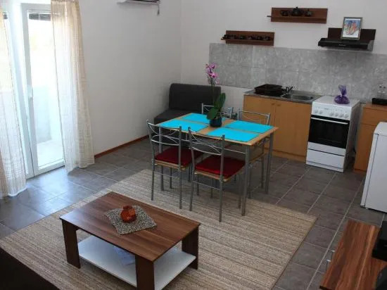 Apartments Dvije Palme