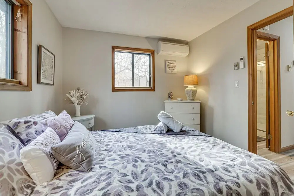 Pocono Pines Home w/ Private Hot Tub!