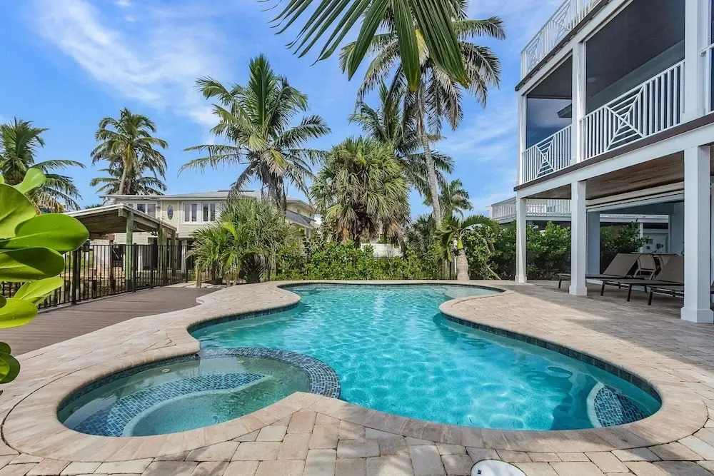 571 Seabatical: Canal Front With Pool! 5 Bedroom Home