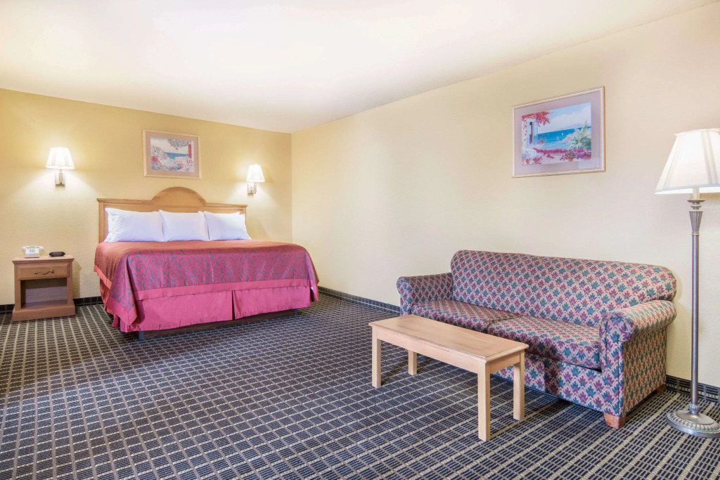 Days Inn by Wyndham San Antonio Interstate Hwy 35 North