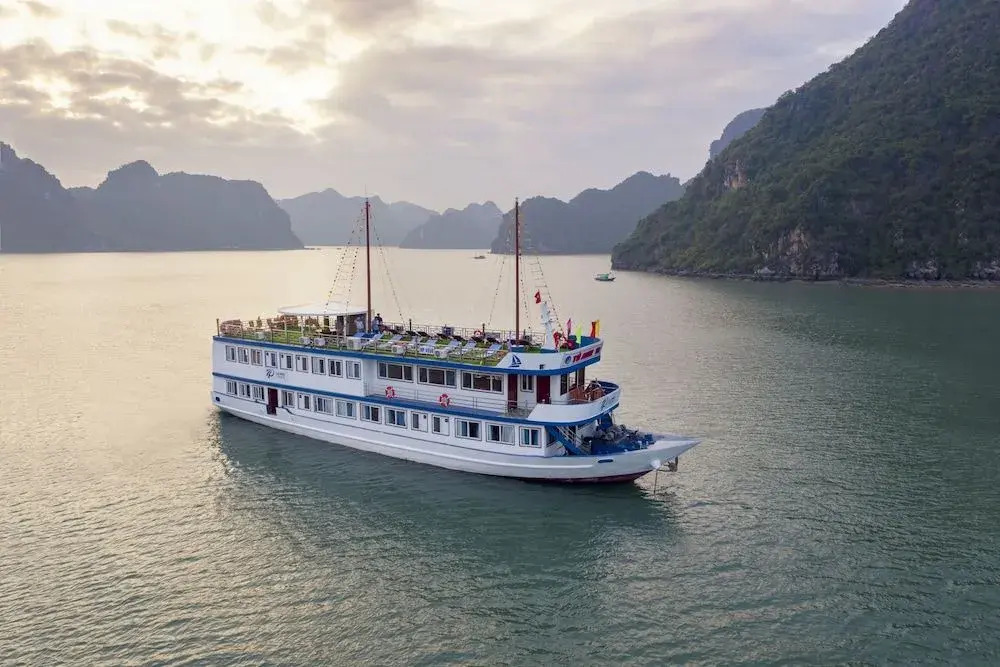 La Paci Cruises