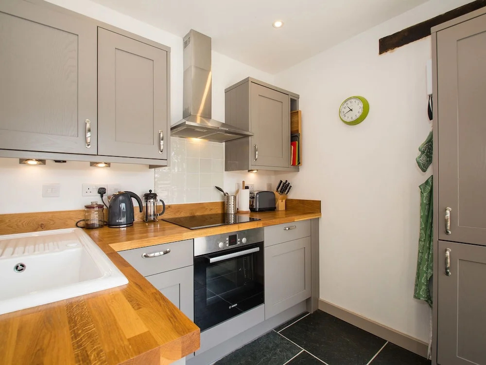 Elegant Holiday Home in Tavistock With Garden, Barbecue, Fireplace