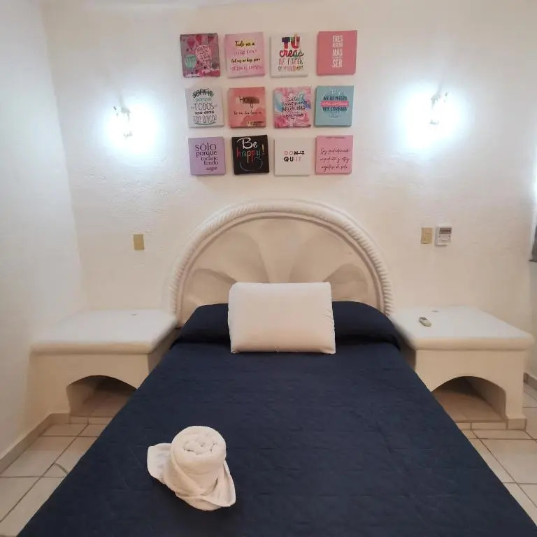 2 bedroom apartment with a/c Wi-Fi best location!