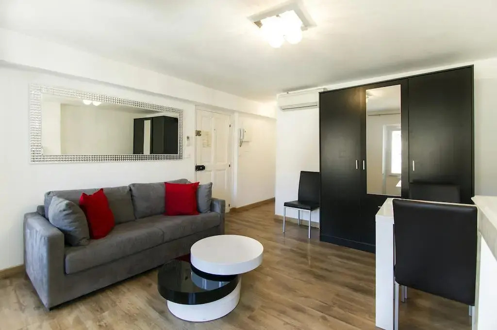 Florella Clemenceau Apartment
