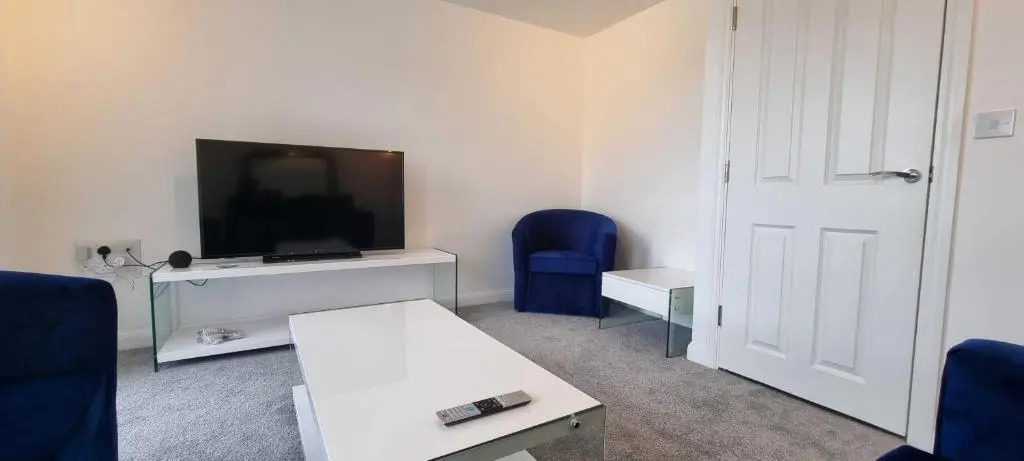Near City Centre 4 Bed 2 Bath House with Parking, Digbeth, Birmingham