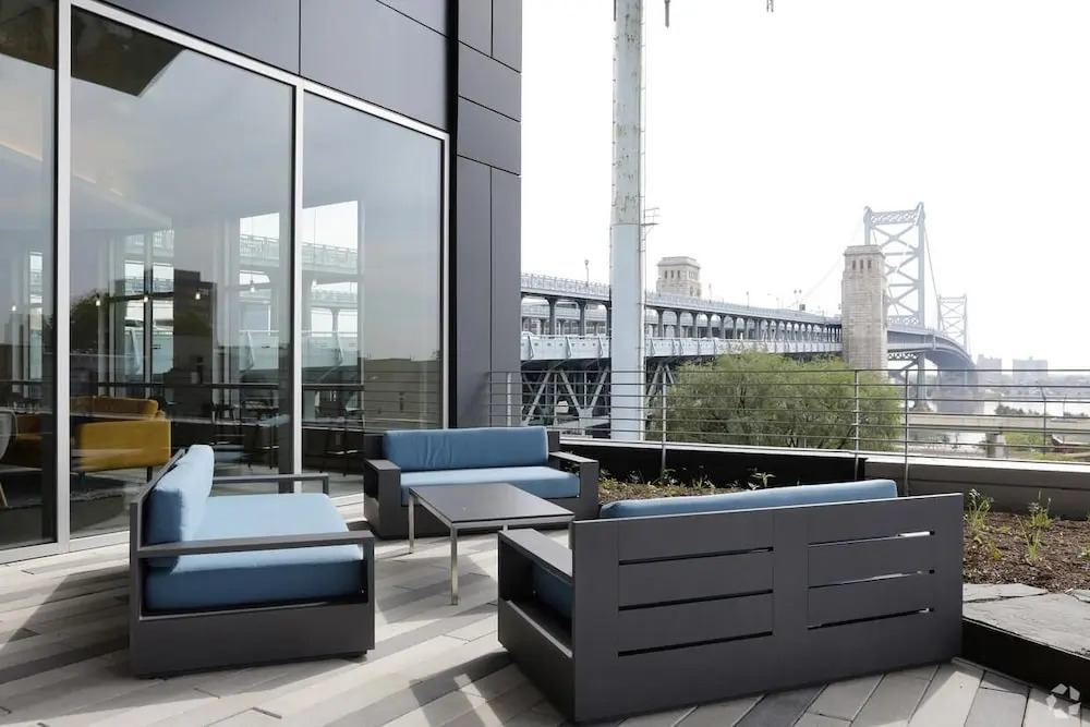 Coral Homes - Designer Penthouse in Old City - "The Apollo" Suite