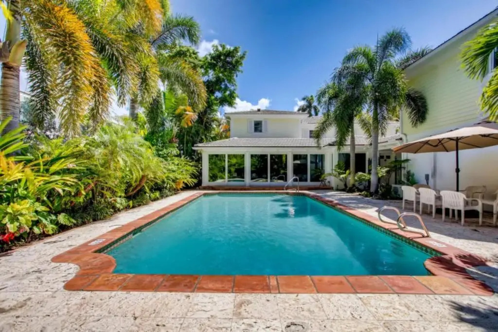 Villa Dolce Vita - Luxuriate in Sweeping Intracoastal Views of Palm Beach