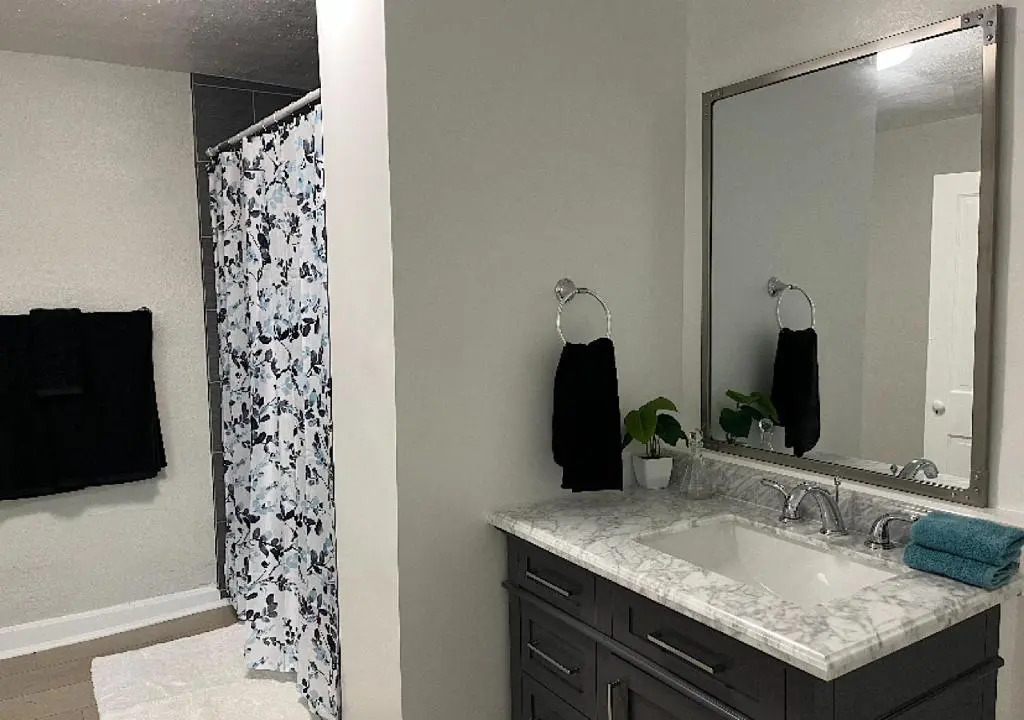 Entire Home Indy East!