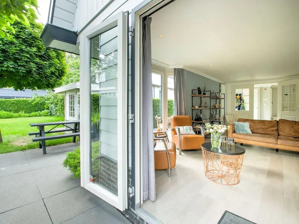 Wonderful Holiday Home nearby Efteling with Private Heated Pool & Hot Tub