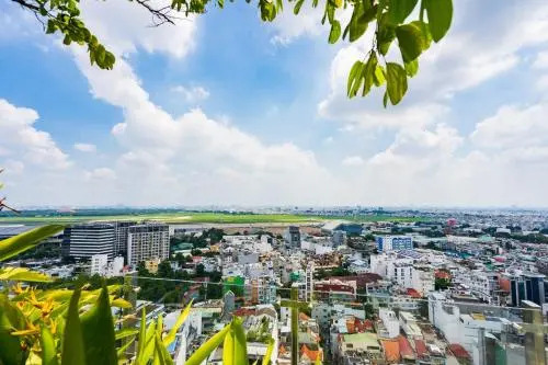 KIRAKUAN PARKVIEW 2BR Pool/Gym/Balcony
