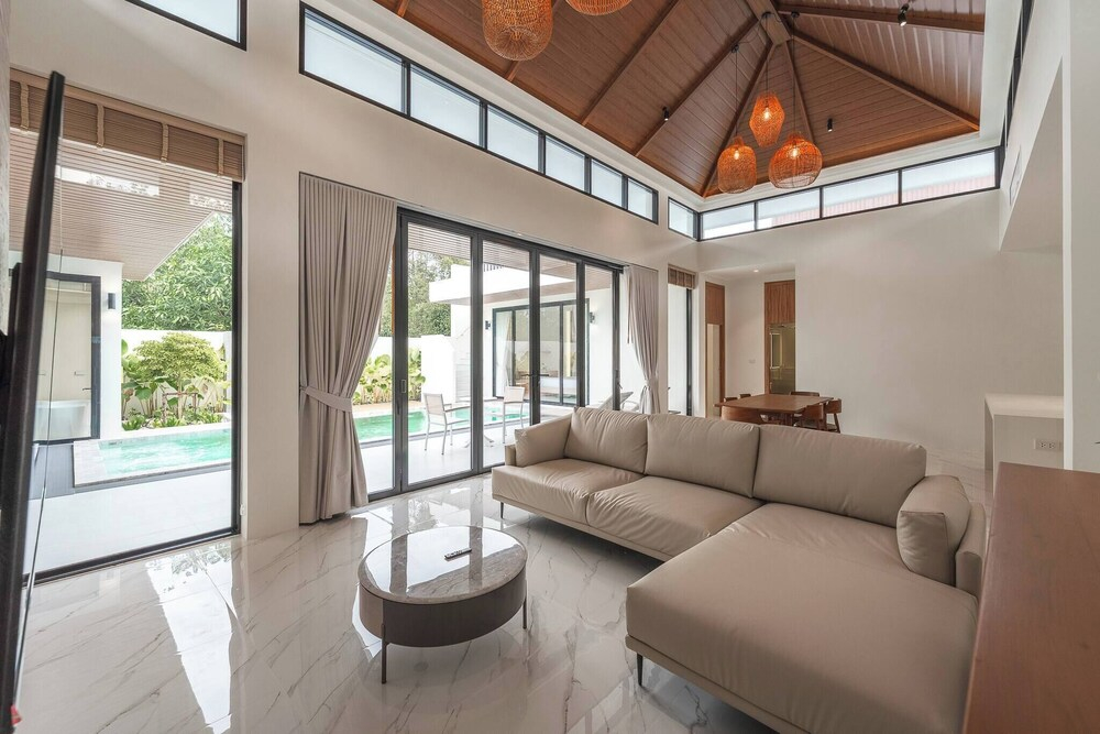 New Pool Villa With Fitness and Tennis Court