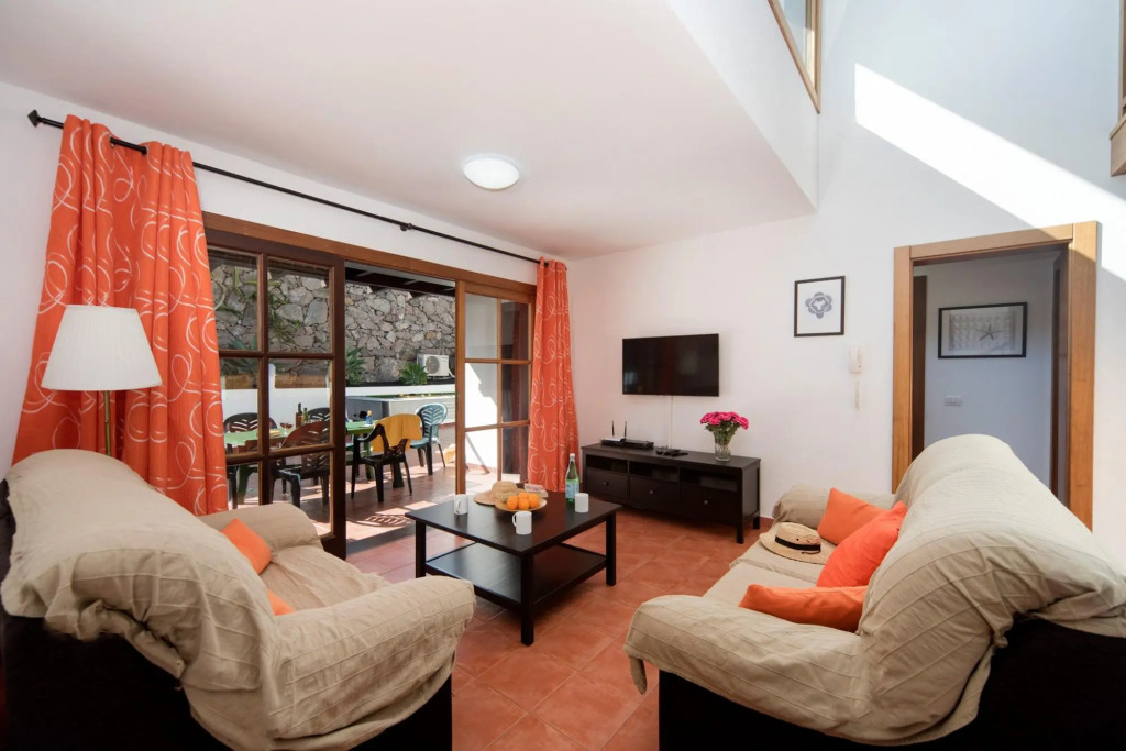 Villa Julianne 2 Heated Private Pool Walk to Beach A C Wifi Car Not Required - 2489