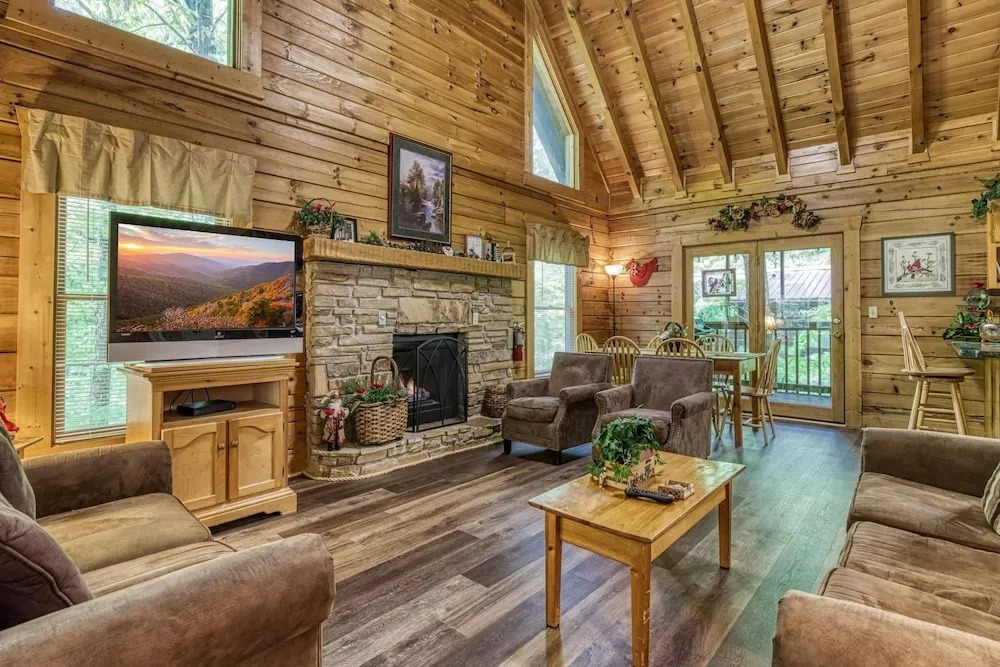 Er215 â Red Bird Haven Great Location â Close To Town! 3 Bedroom Cabin by RedAwning
