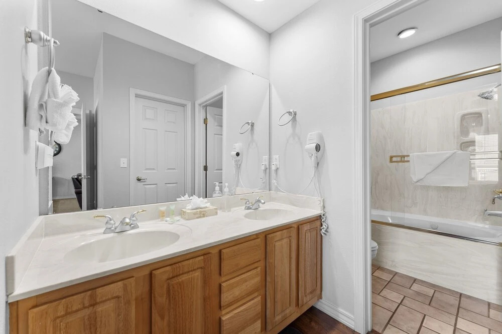 Green Mountain Grand 4 Bedroom Condo by RedAwning