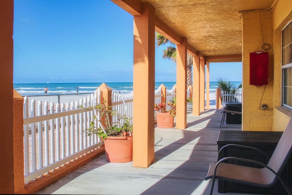 Misty Isles Redington Beachfront Suite 6