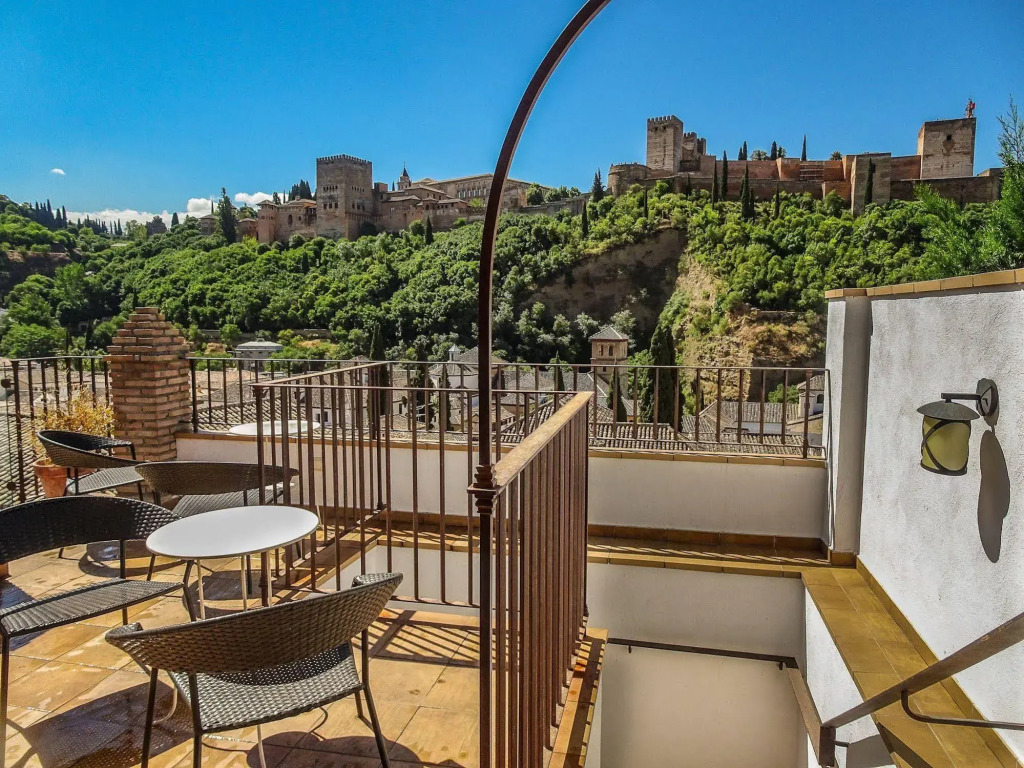 Apartamentos Alhambra