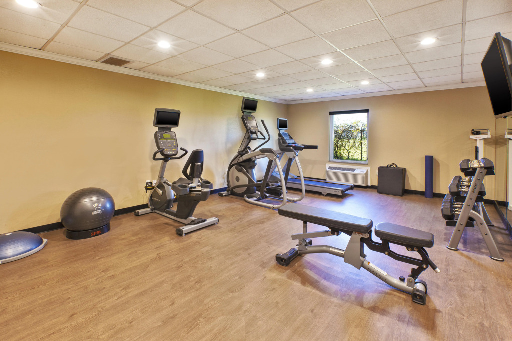 Country Inn & Suites by Radisson Benton Harbor-St Joseph MI
