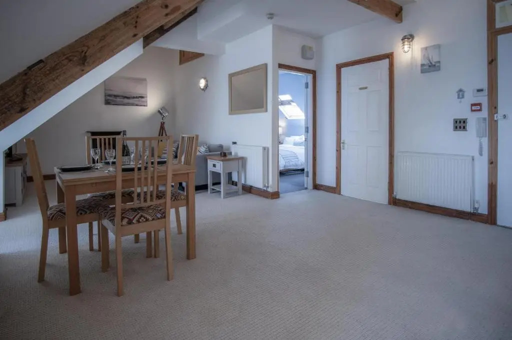 The Nest - 1 Bedroom Apartment - Tenby