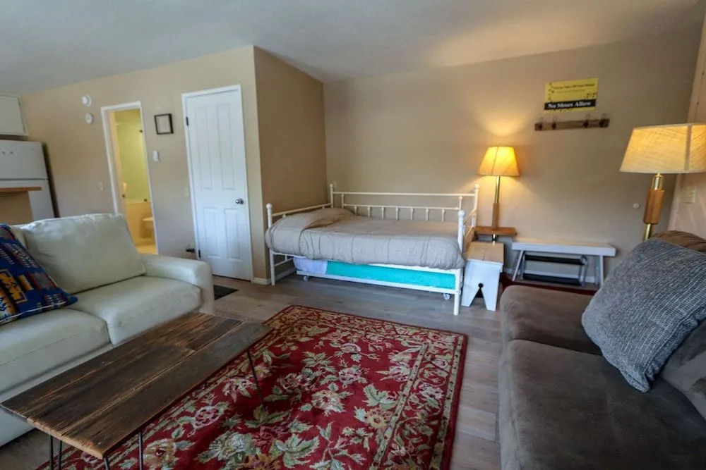 La Vista Blanc 61 Cozy Studio in Central Location, Perfect Mountain Getaway by RedAwning
