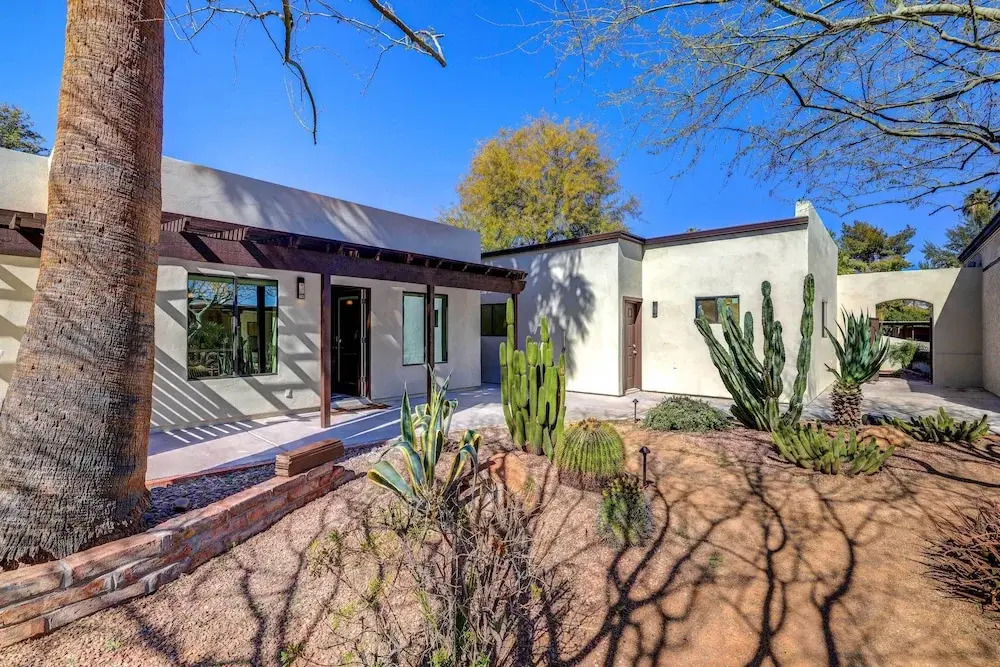 Paradise Valley Abode: Pool, Near Downtown Phoenix