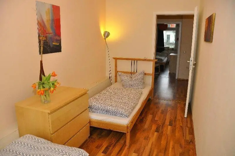 Dresden-Altstadt-Neustadt-3-Raum-Fewo-L11