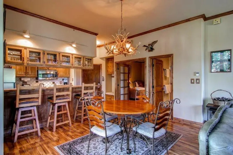 Beaver Creek, 2 Bedroom Condo at the Borders, Ski-In Ski-Out, in the Village