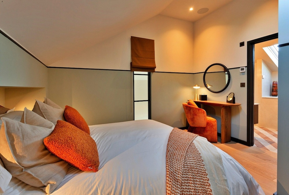 Holiday Home in Kent With Hot Tub & Games Room