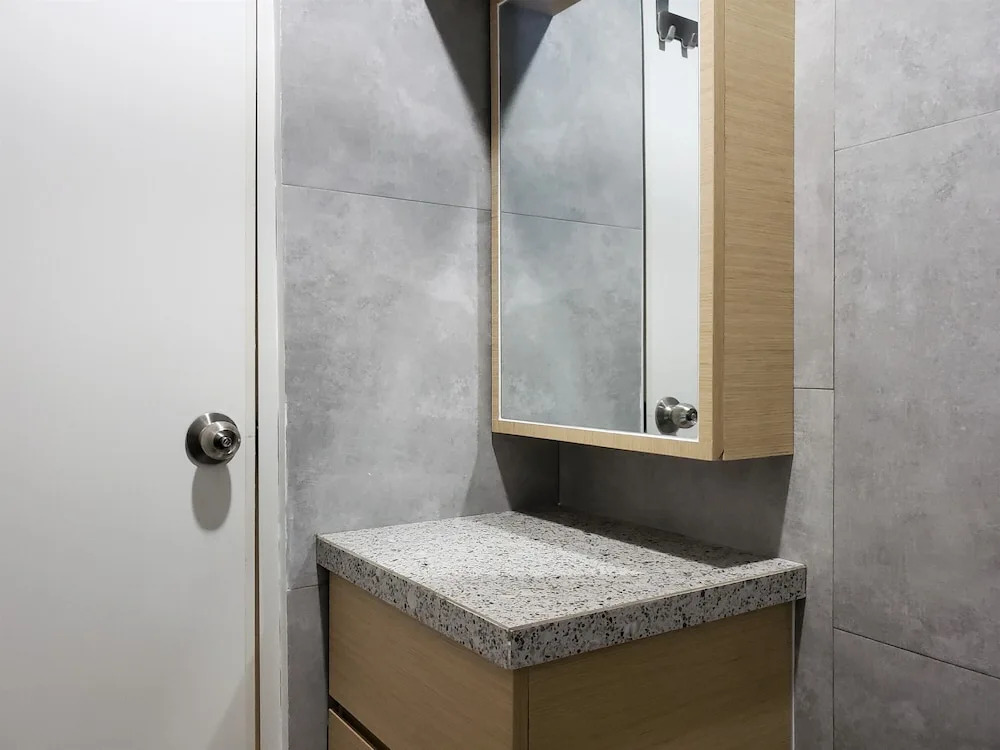 Minimalist And Cozy 2Br At La Hub City Apartment
