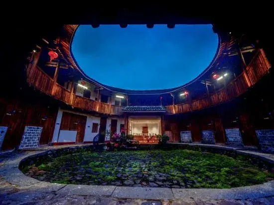 Yunshuiyao Shuiyunju Centennial Tulou Humanities Homestay