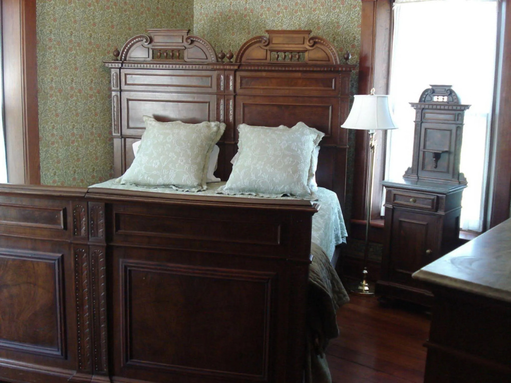 The Nauvoo Grand Bed & Breakfast