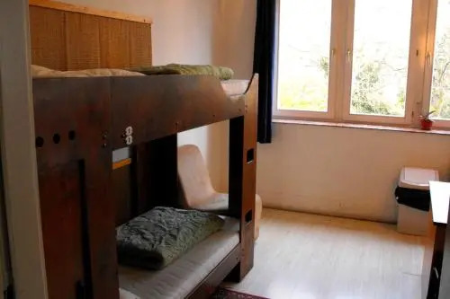 Season Hostel Hill