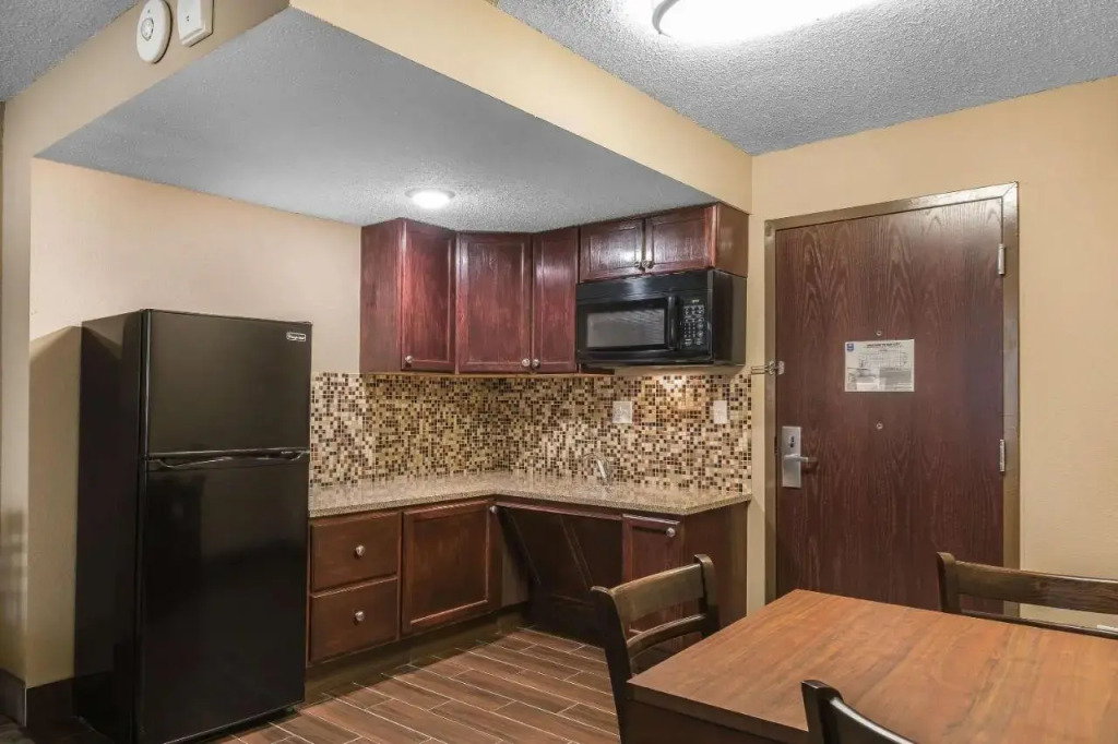 3 Palms Inn & Suites Bay City