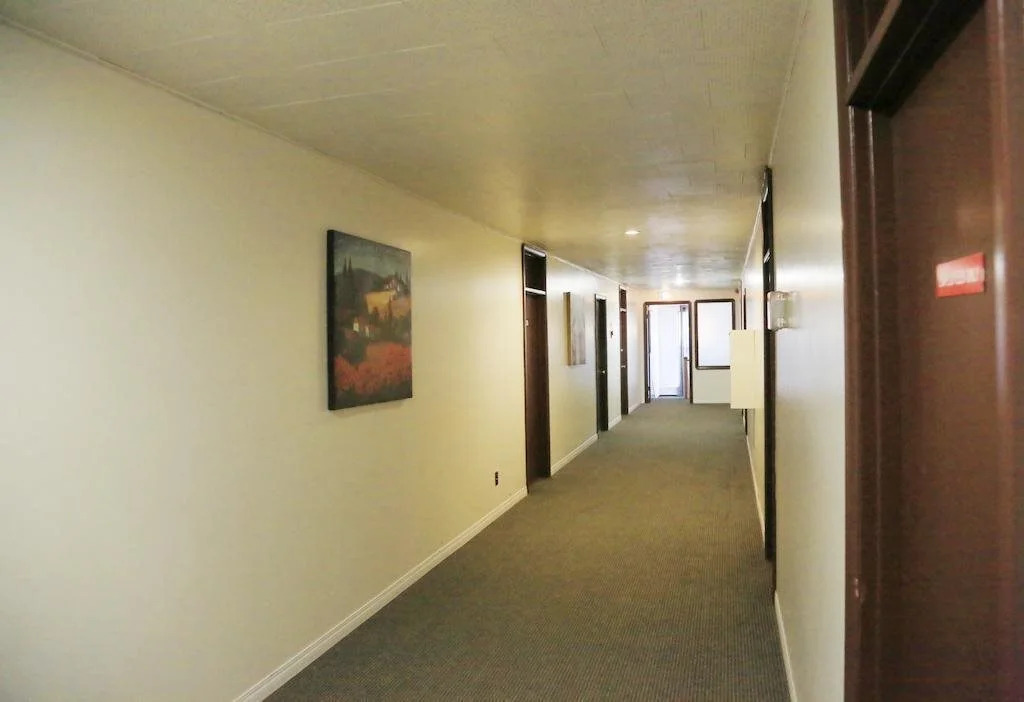Uptown Motel