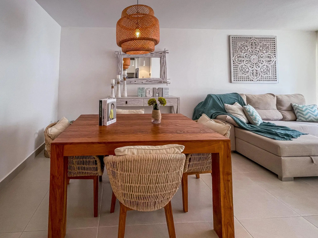 Gorgeous apartment steps from the beach.  B3