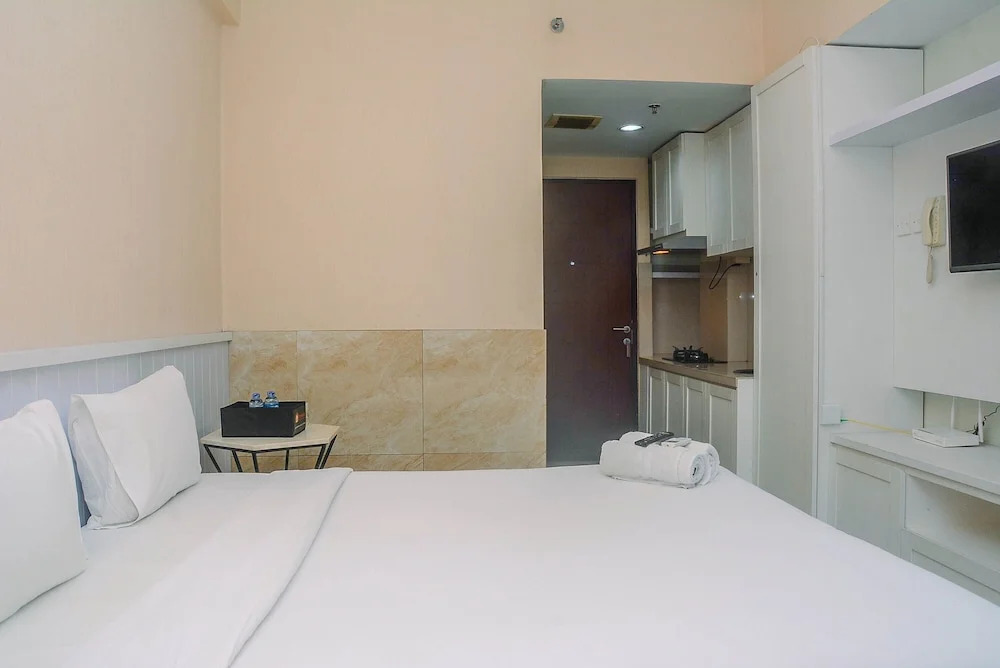 Minimalist And Comfy Studio At Grand Dhika City Apartment