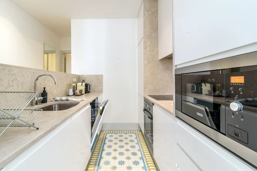 Bacalhoeiros 99 - Beautiful and bright Apartment @ Baixa, Chiado