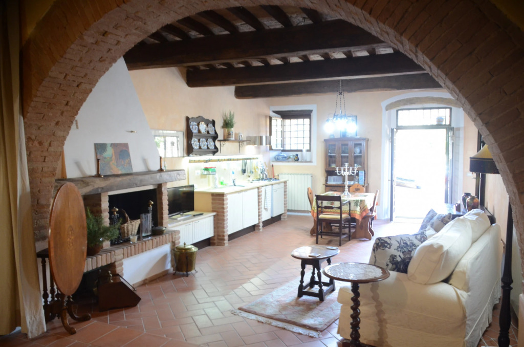 Casa Baronetta - A Cosy Apartment in a Medieval Village