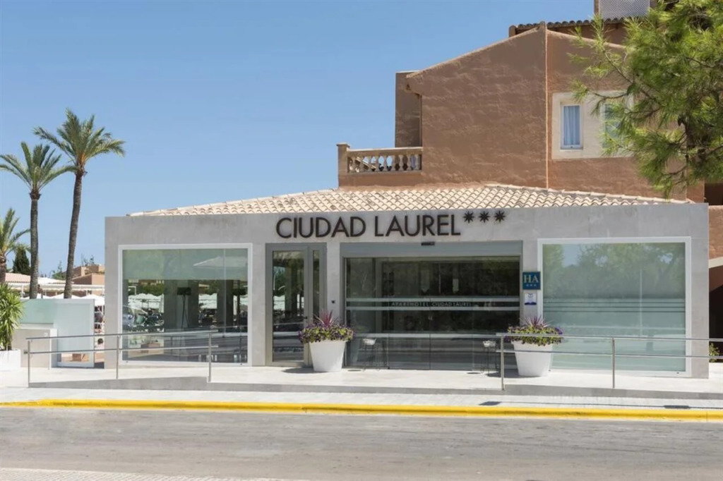 Aparthotel Ciudad Laurel