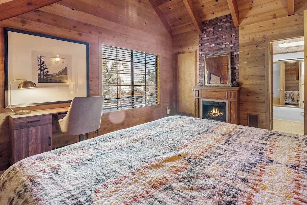 The Lakehouse Cabin