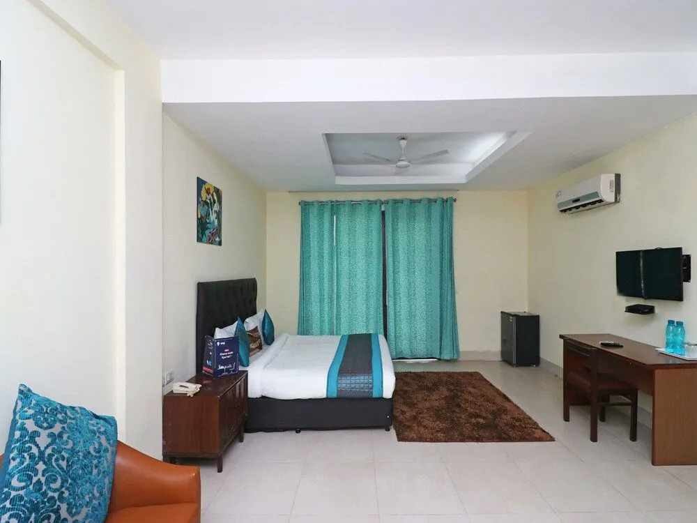 OYO 13867 The Hotel AM-Bliss