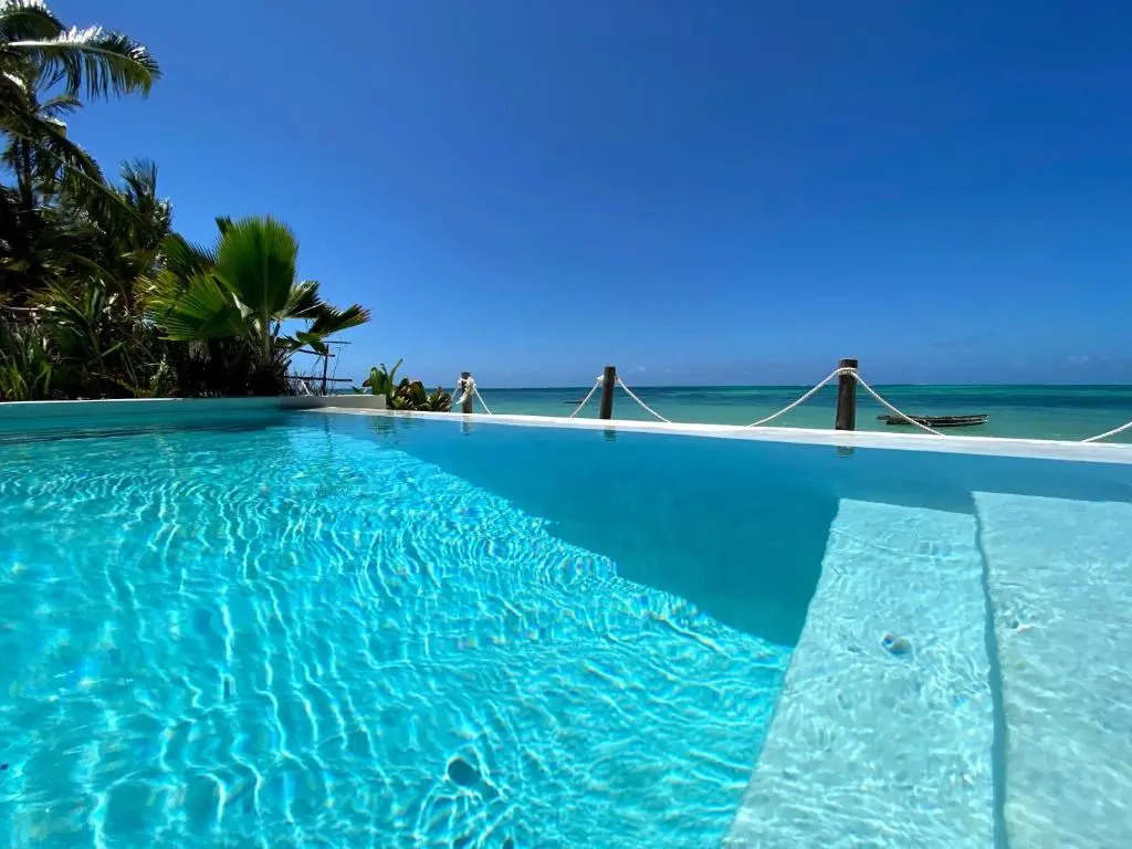 Joya Beach Suites & Villa