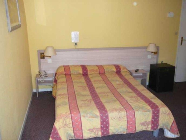 Carlyna Hotel
