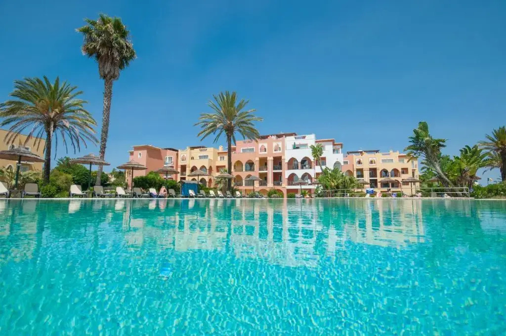 Jardim da Meia Praia Resort