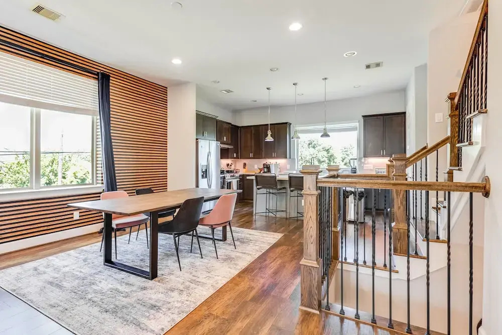 Attractive Midtown House 3br 3.5ba 3 Bedroom Home by RedAwning