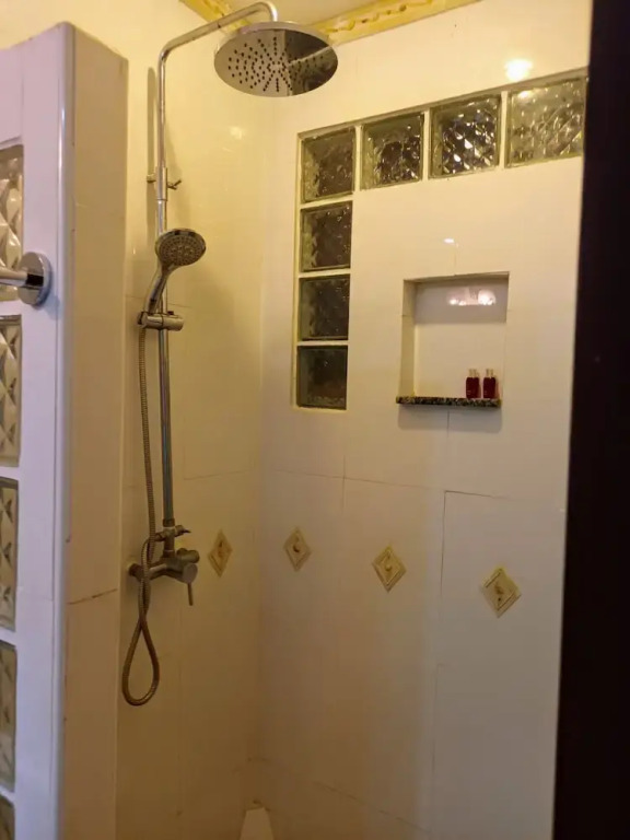 Peaceful 1 BR home in private residence